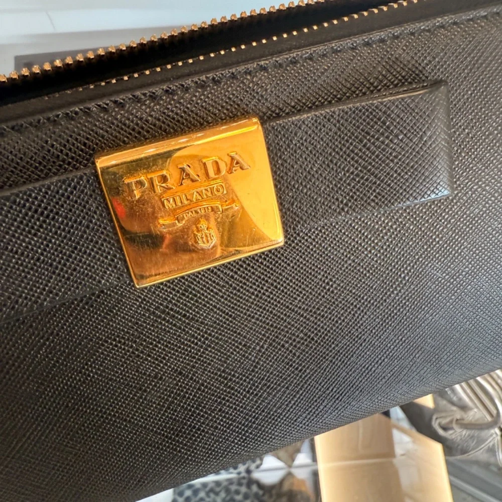 Prada Zippy Saffiano Leather Bow w/gold Wallet